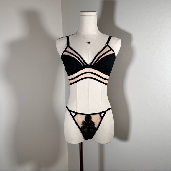 BUNDLE SET Thistle and Spire Fine Lines Illusion bra set thong panties lace S M